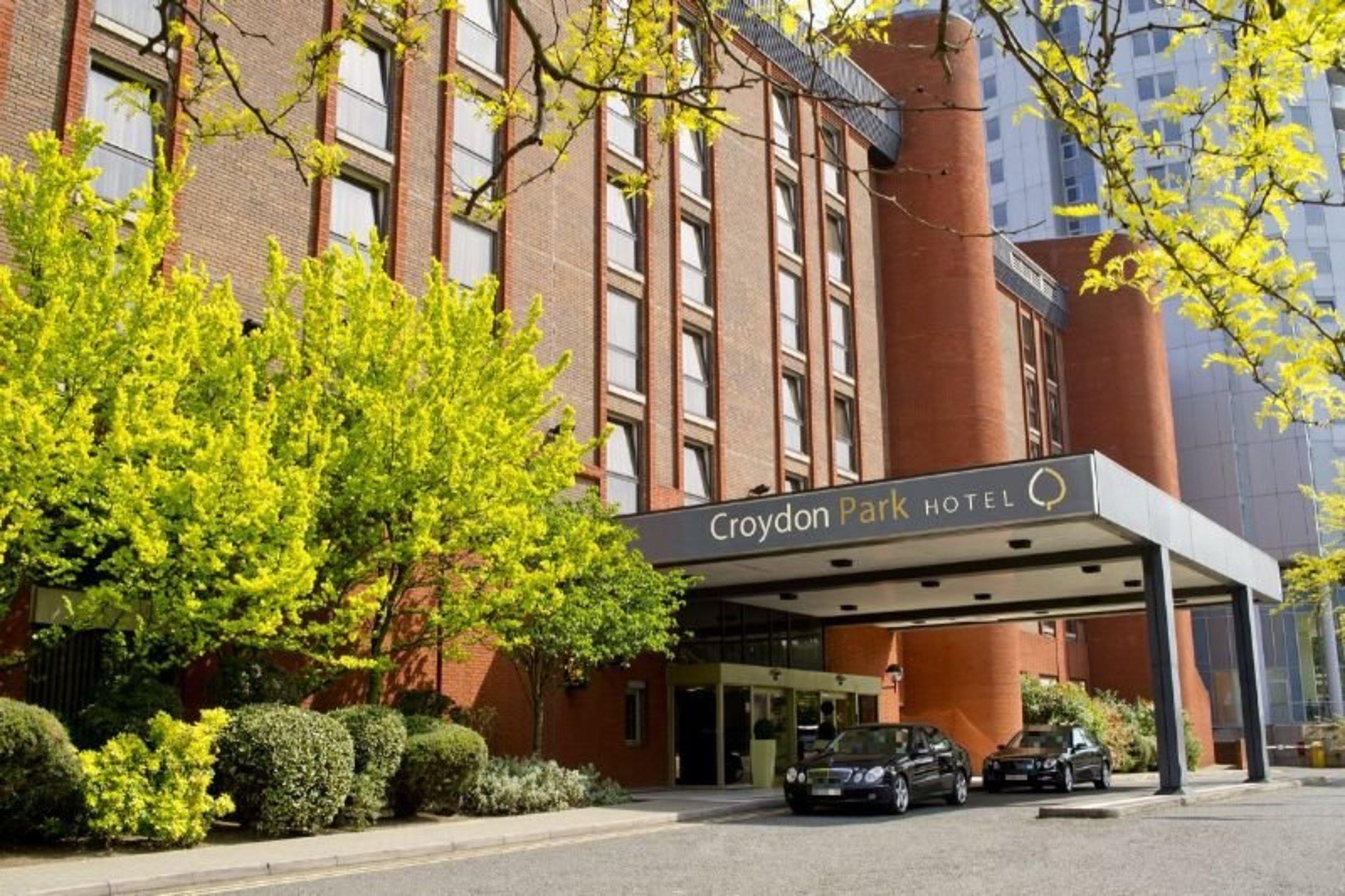 Clarion Croydon Park Hotel Bagian luar foto