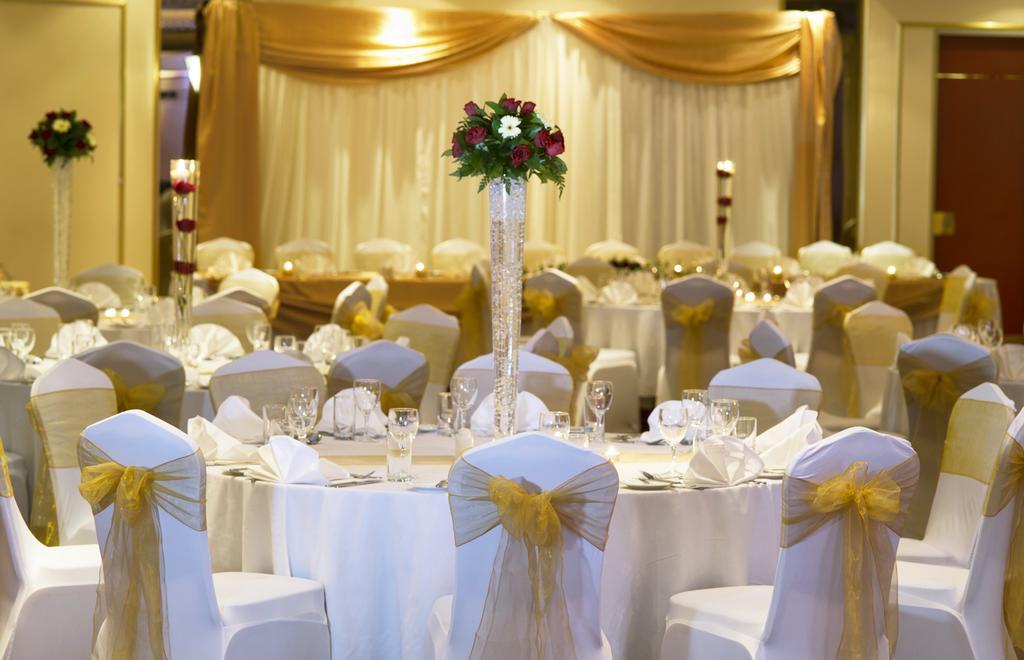 Clarion Croydon Park Hotel Bagian luar foto